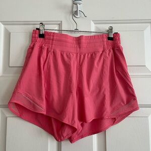 Lululemon Hotty Hot High-Rise Lined Sakura Pink Shorts 4" | Size 6